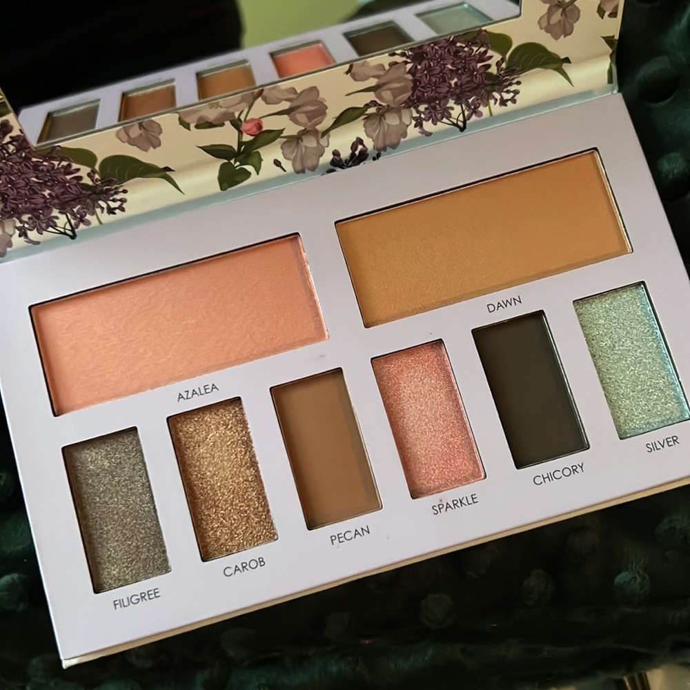 New Sakura + Sage Eyeshadow & Blush Palette